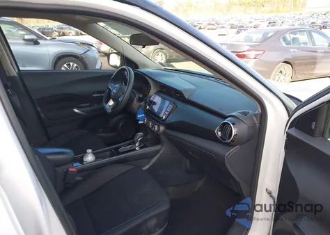 2023 Nissan Kicks Sv Xtronic Cvt z USA, uszkodzony, nr VIN 3N1CP5CV2PL529348